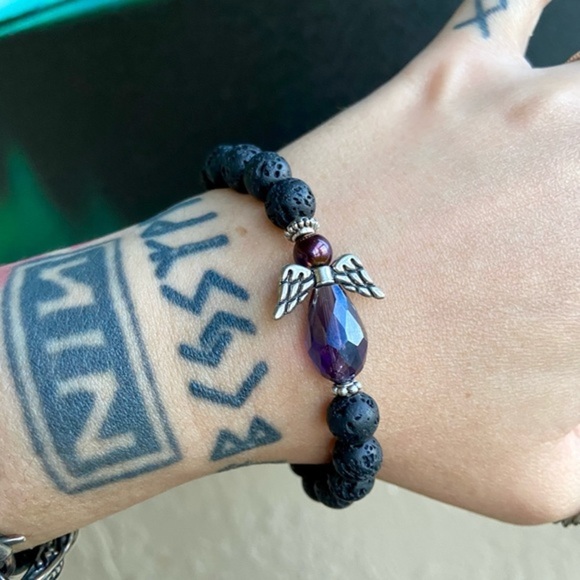 π΄β SALE ! red dot items are 2 for $25 . Bundle more than 3 and its $10 each π - Picture 9 of 12